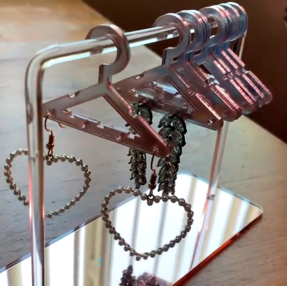 . Acrylic Creative Earring Display Stand - Pink - Picture 12 of 14